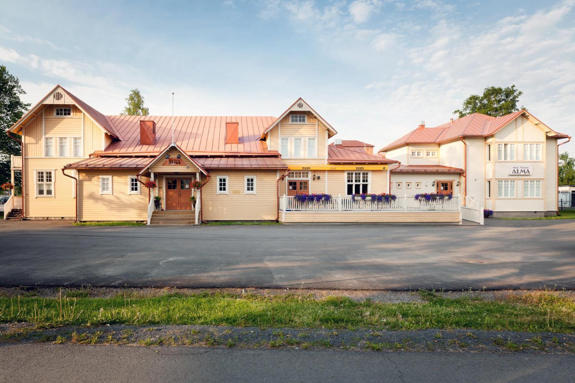 拉云托拉阿尔玛酒店 Seinäjoki 外观 照片